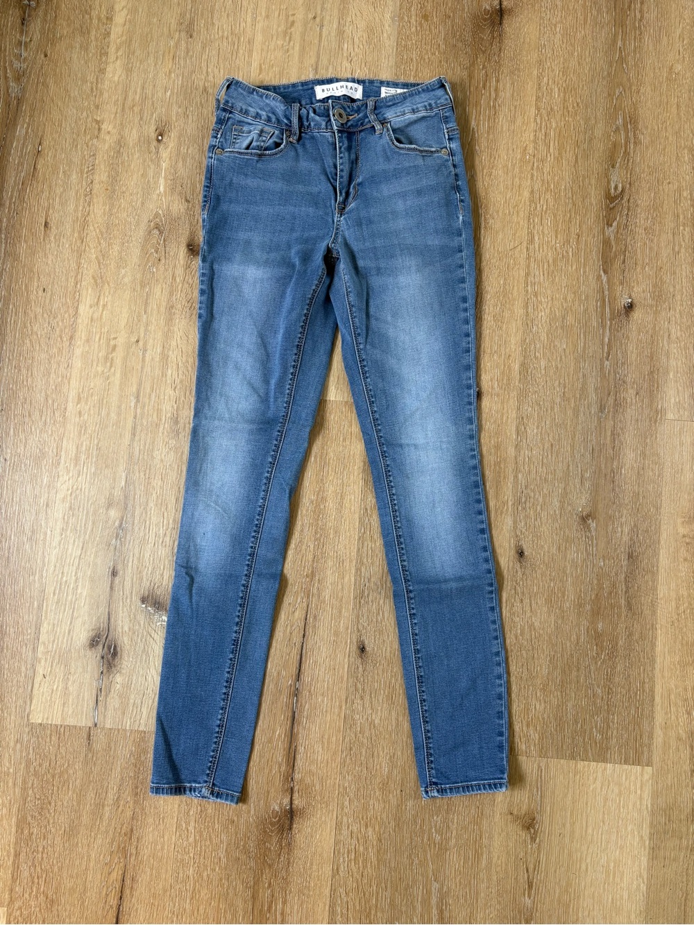 Bullhead Women's Skinny Jeans in Light Blue Wash